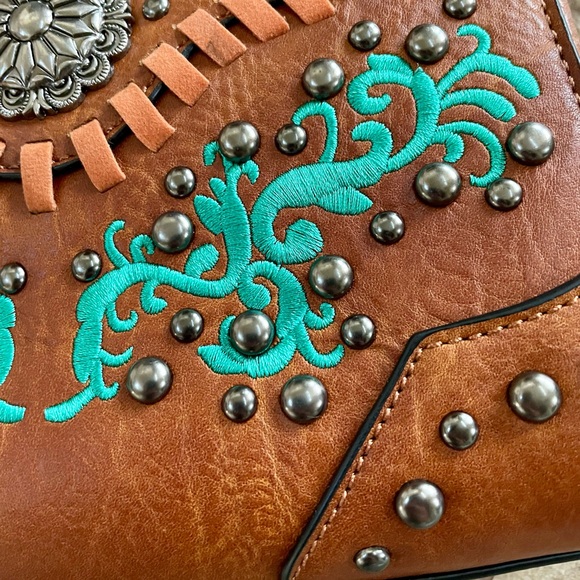 Embroidered Western Leather Bag - Picture 10 of 12